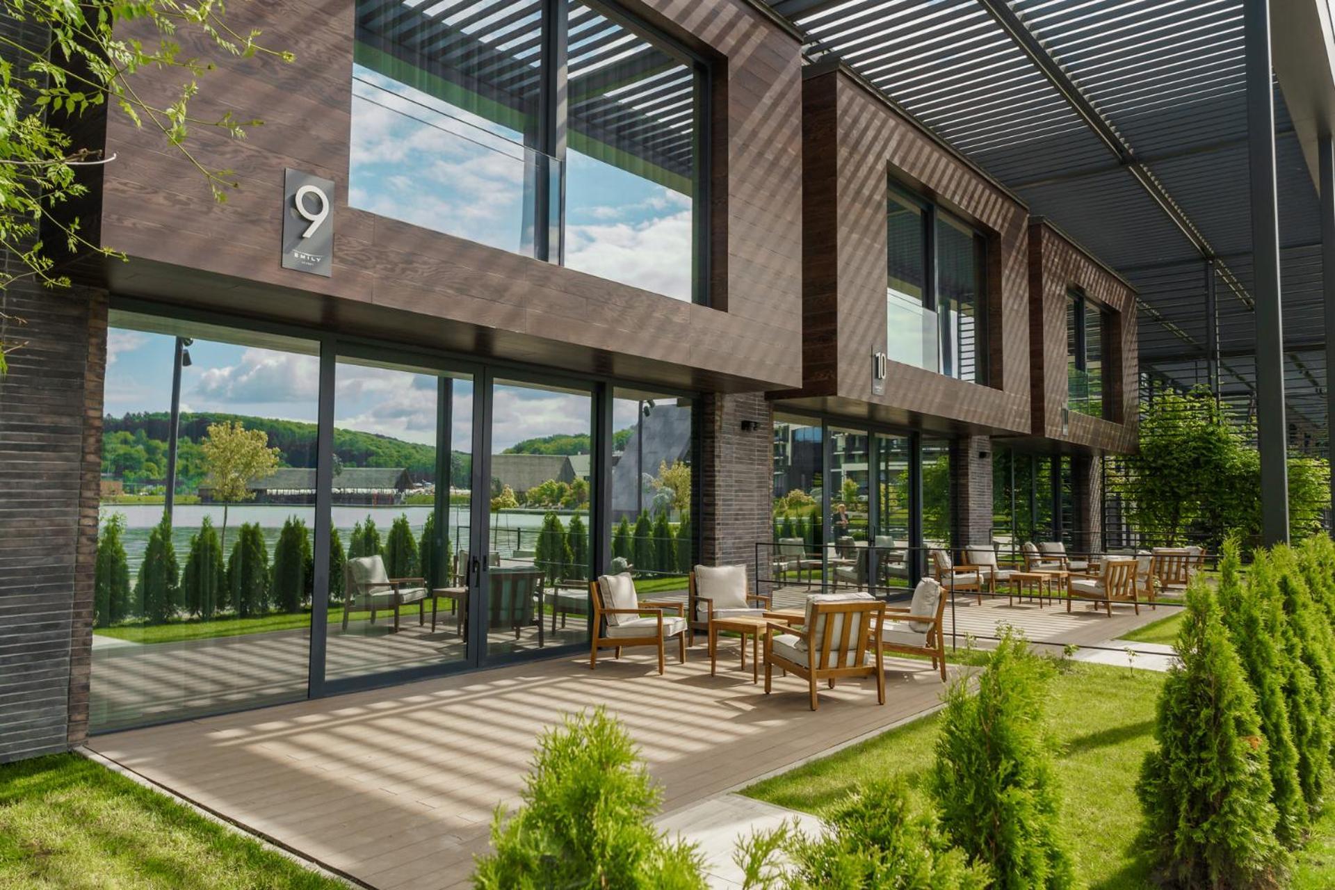 Emily Resort Lviv Buitenkant foto The restaurant